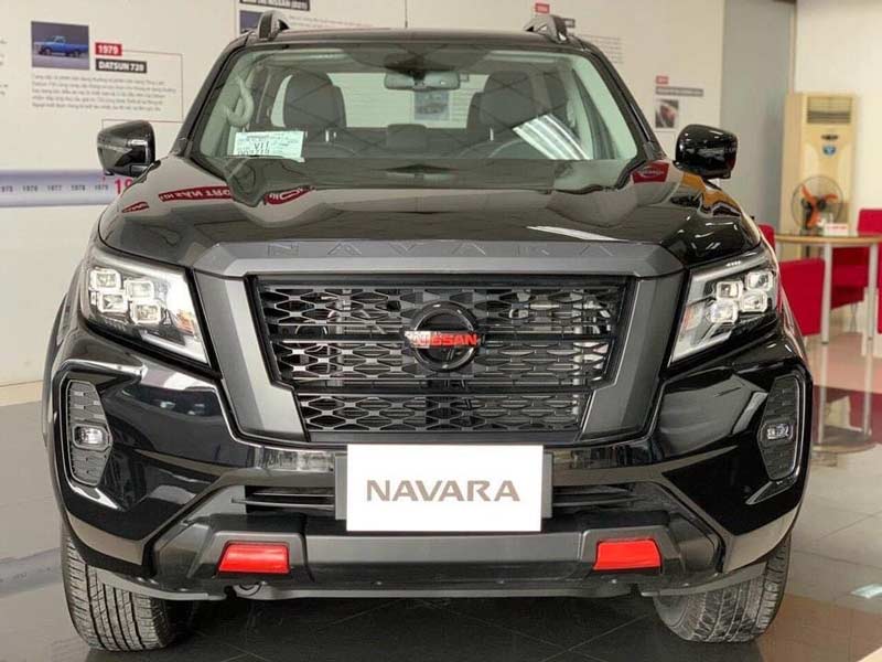 Nissan Navara 2021 hỗ trợ 100% thuế trước bạ cạnh tranh với Ranger lắp ráp